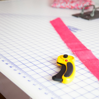 choosing and caring for a cutting mat | Cloth Habit